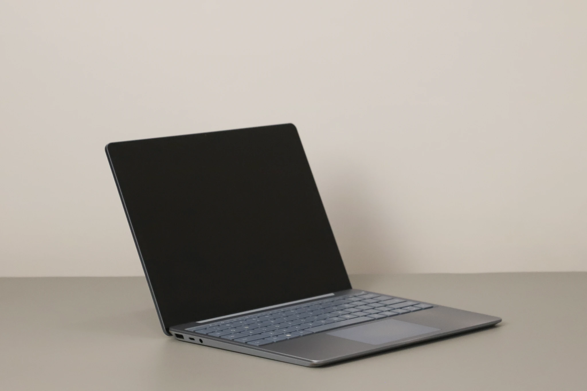 Surface Laptop Go 7