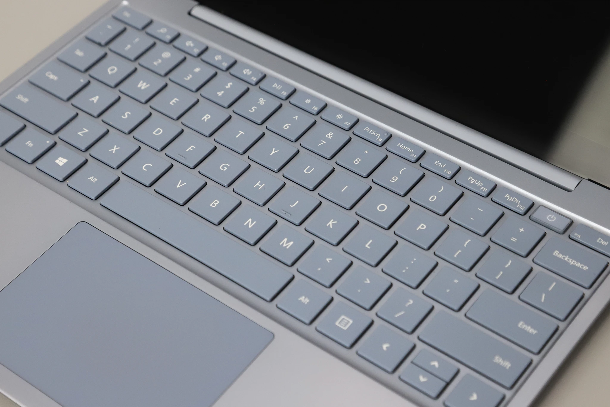 Surface Laptop Go 8