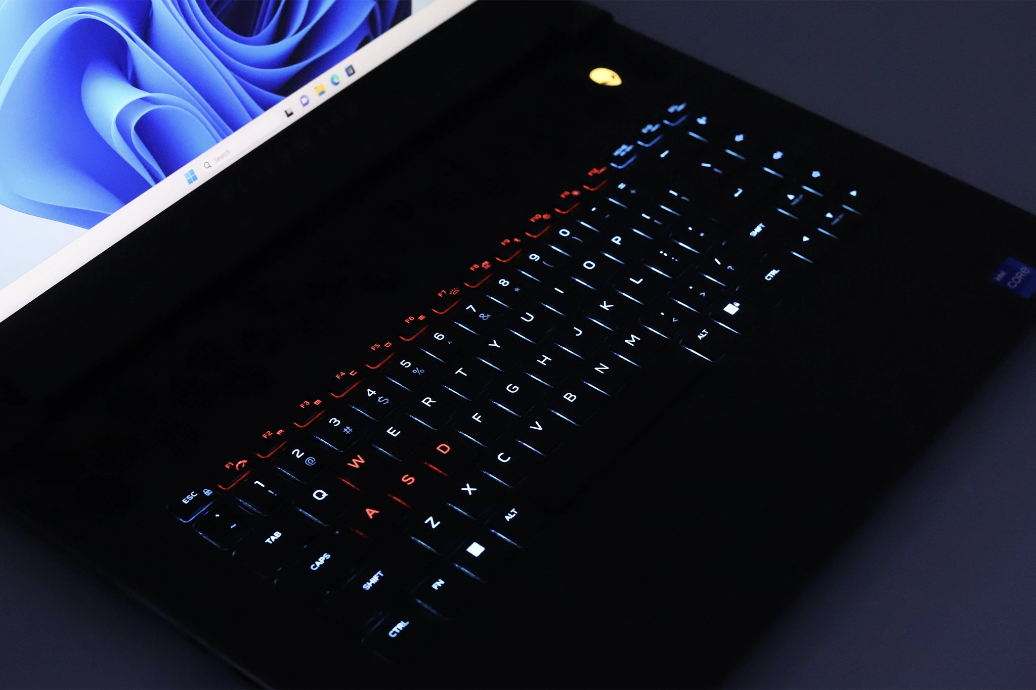 Alienware M16-R1-2023 10