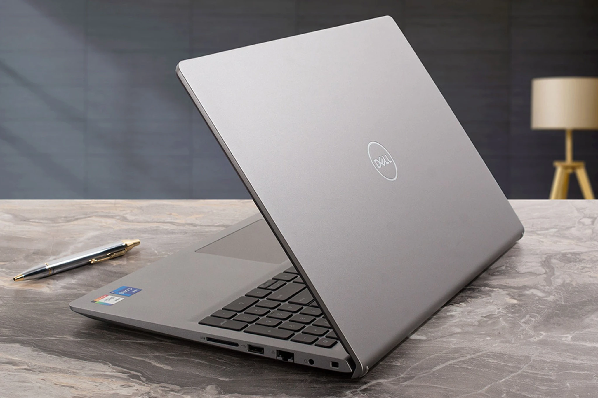 Dell vostro 5