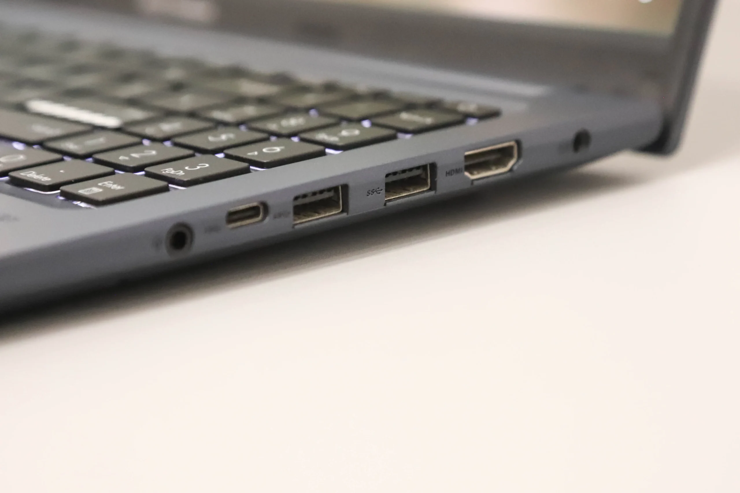 Asus VivoBook 15X OLED A1503ZA 13