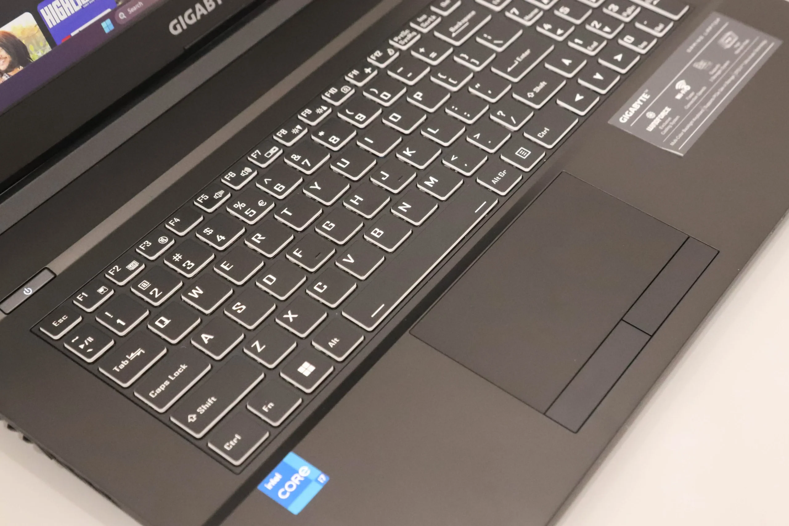 Gigabyte G7 MD-12