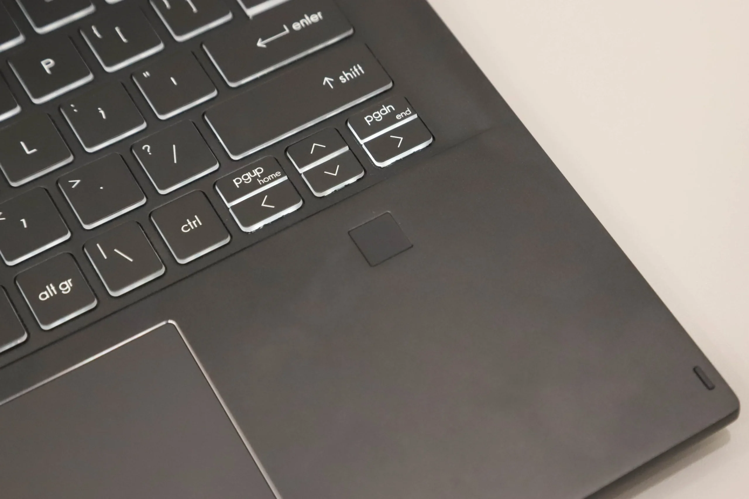 MSI Summit E14 Flip Evo A12MT-210VN 28