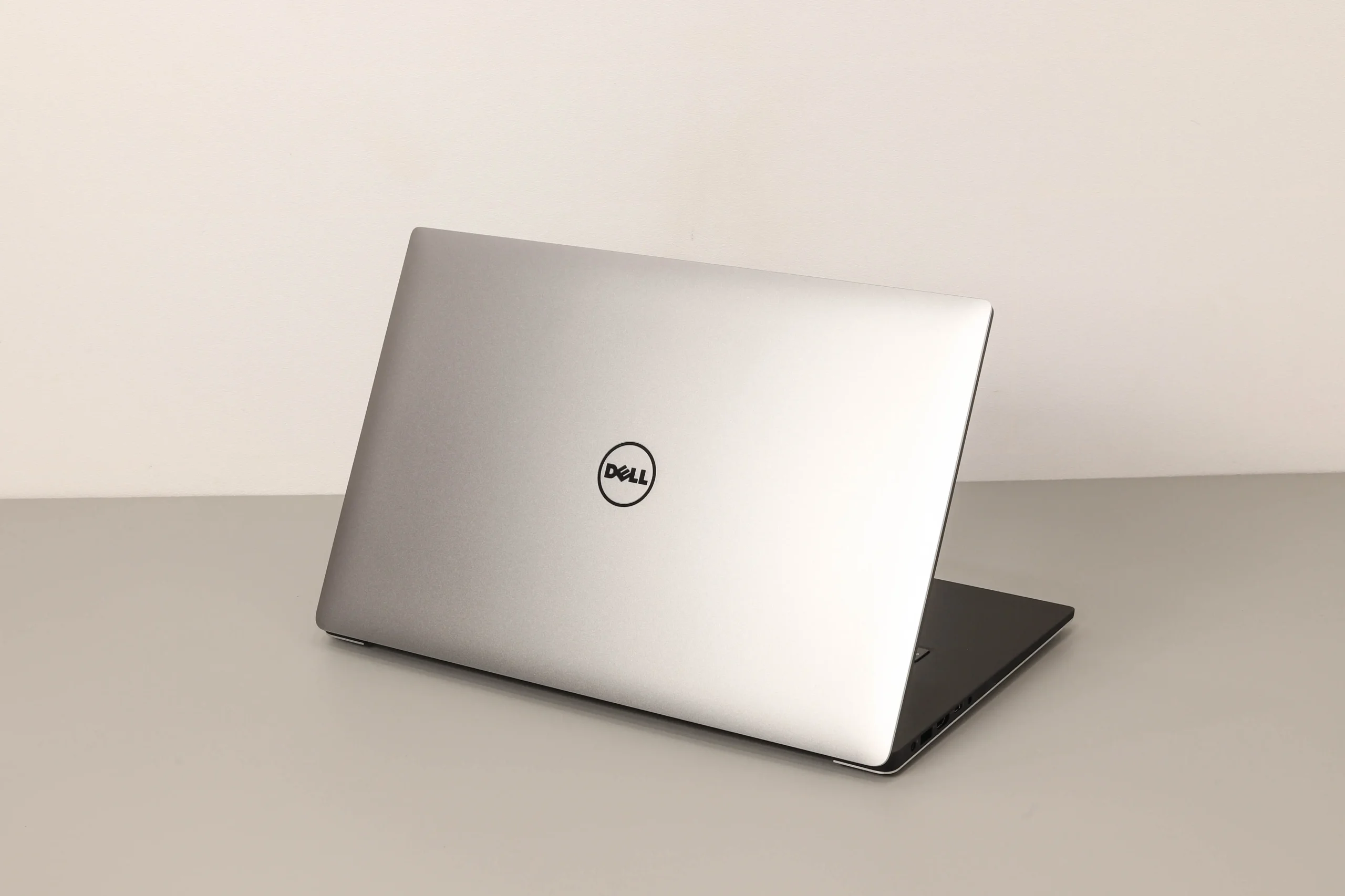 dell precision 5520 24