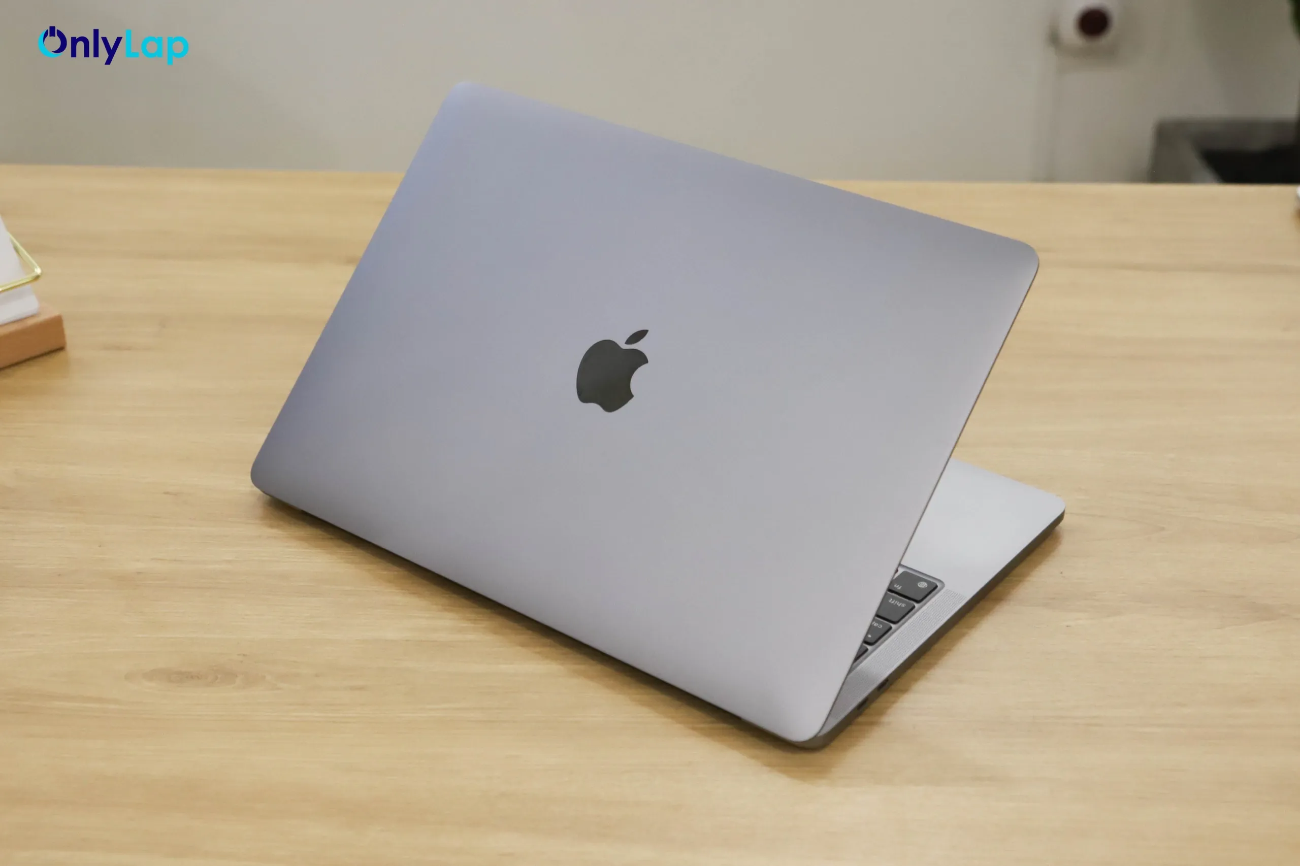 macbook pro m1 14