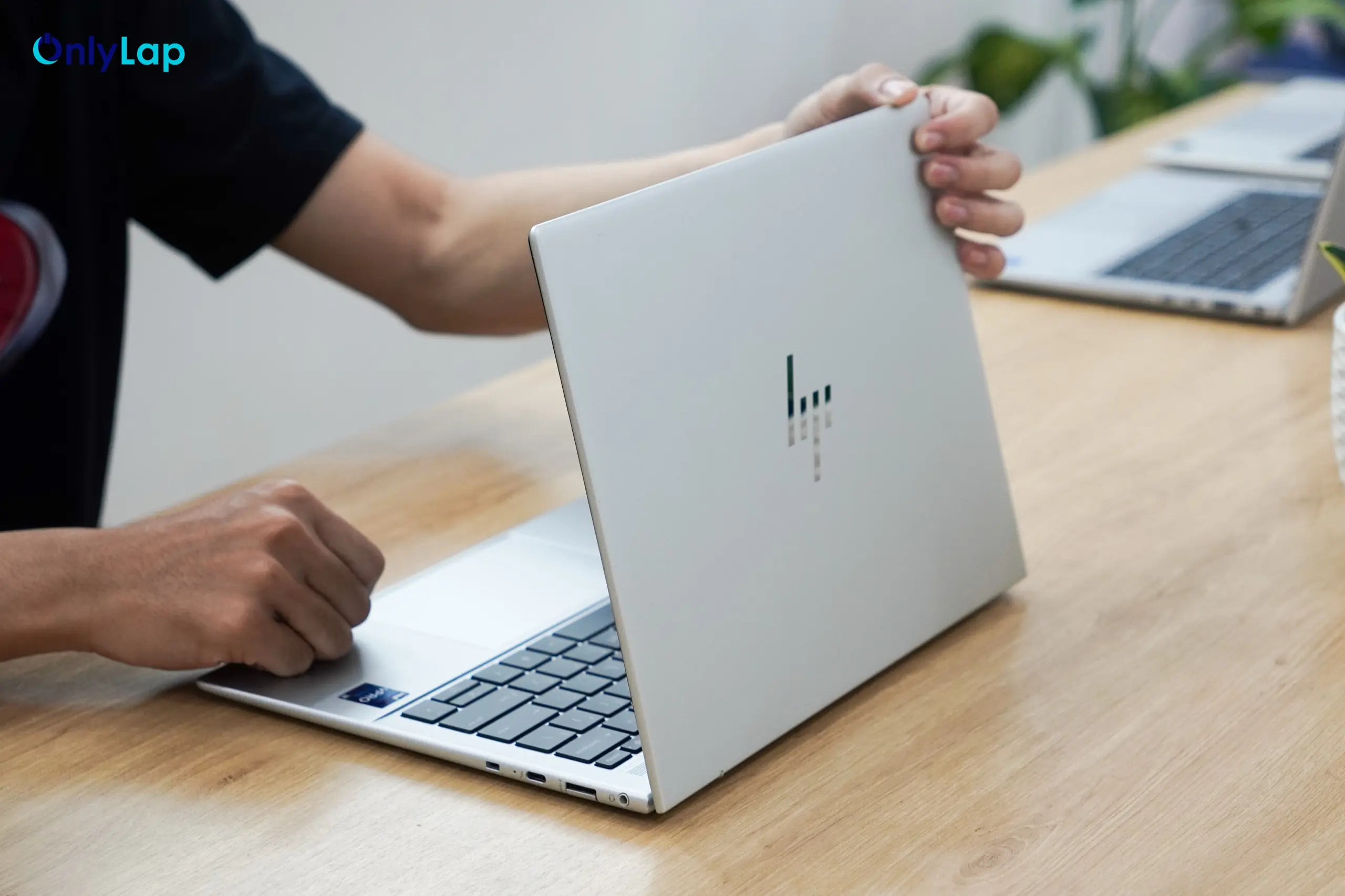 hp elitebook dragonfly g3 13