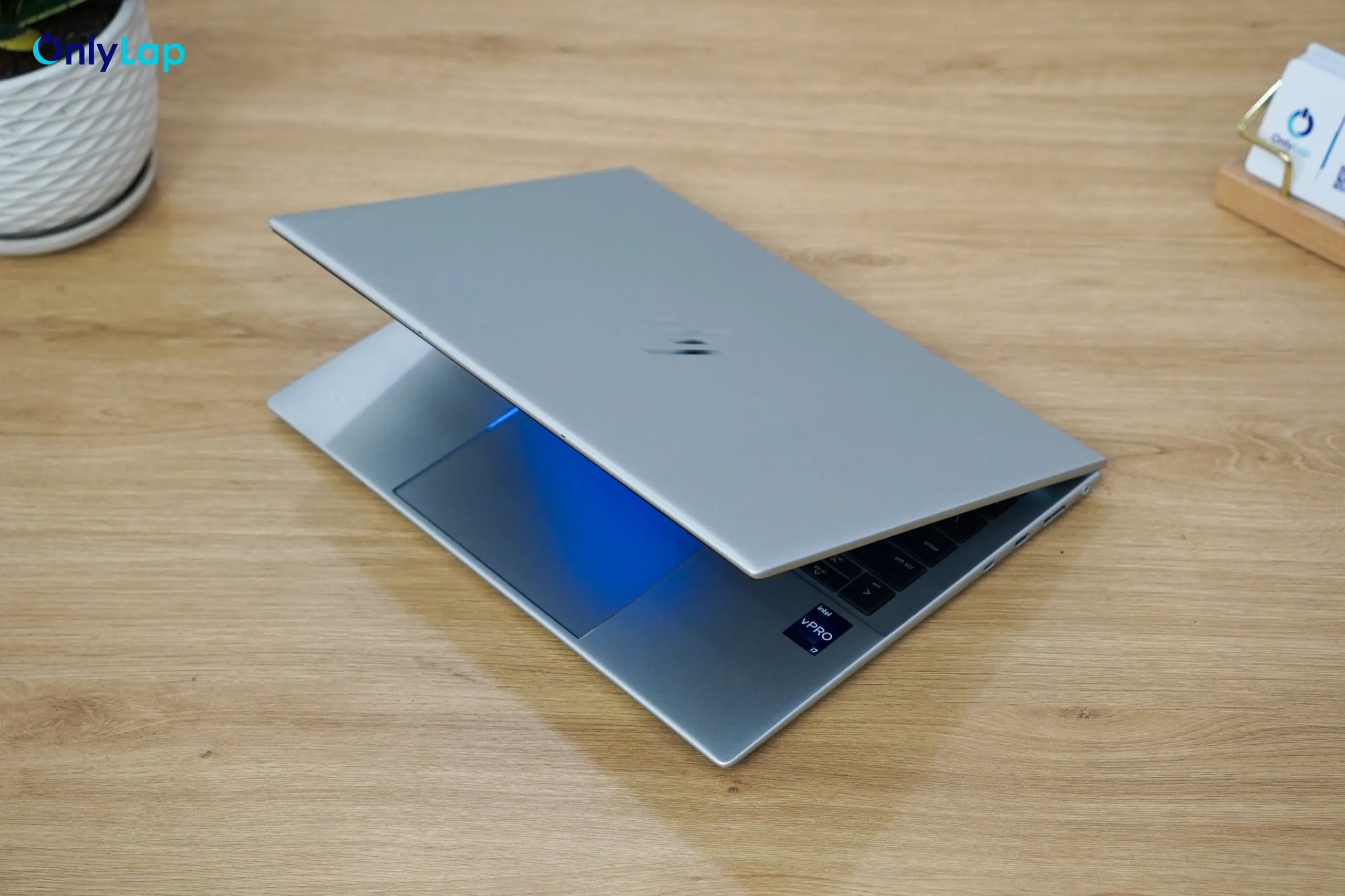 hp elitebook dragonfly g3 21